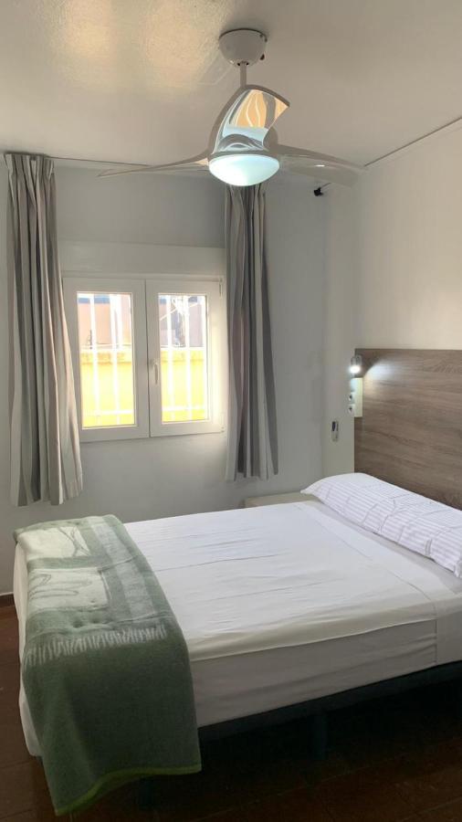 Hotel Casa De Huespedes Almansa à Madrid Extérieur photo