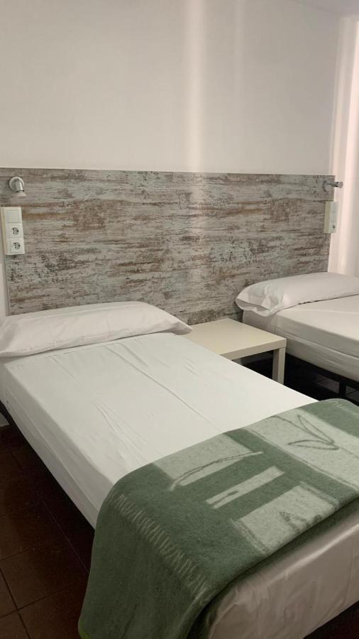 Hotel Casa De Huespedes Almansa à Madrid Extérieur photo